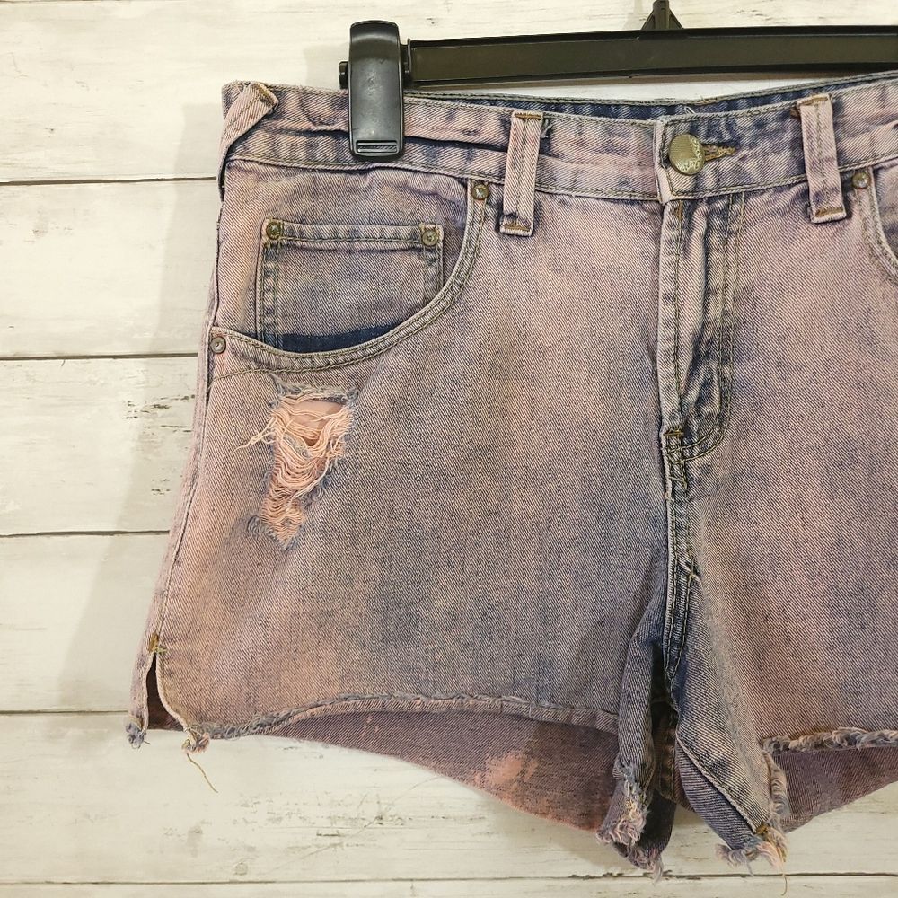 Free People Pink Acid Wash Black Distressed Thrashed Jean Shorts Size 31 - Picture 2 of 10